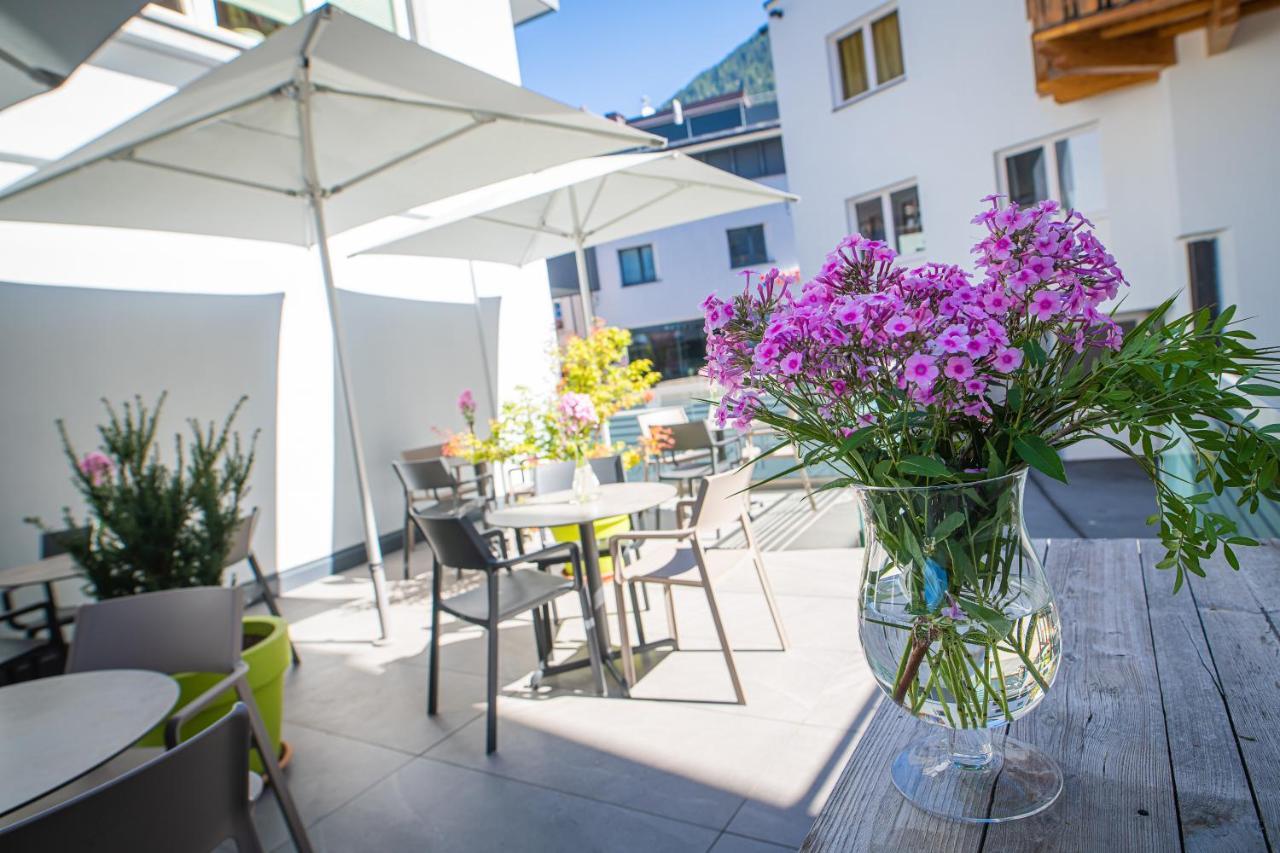 Aparthotel Hochland Gmbh Nauders Exterior foto